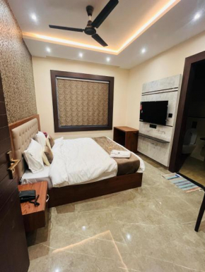 Goel Villa and Hotel